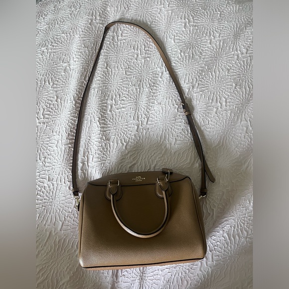 Coach Handbags - Coach Brown Purse, can be styled different ways